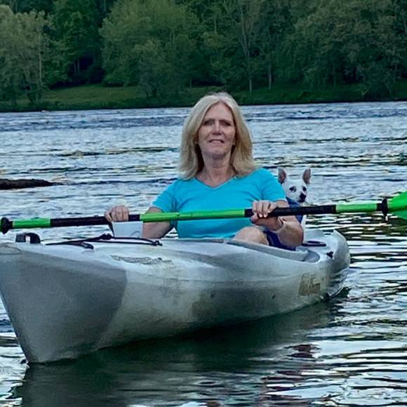 Meet your Posher, Hollie - Picture 1 of 1